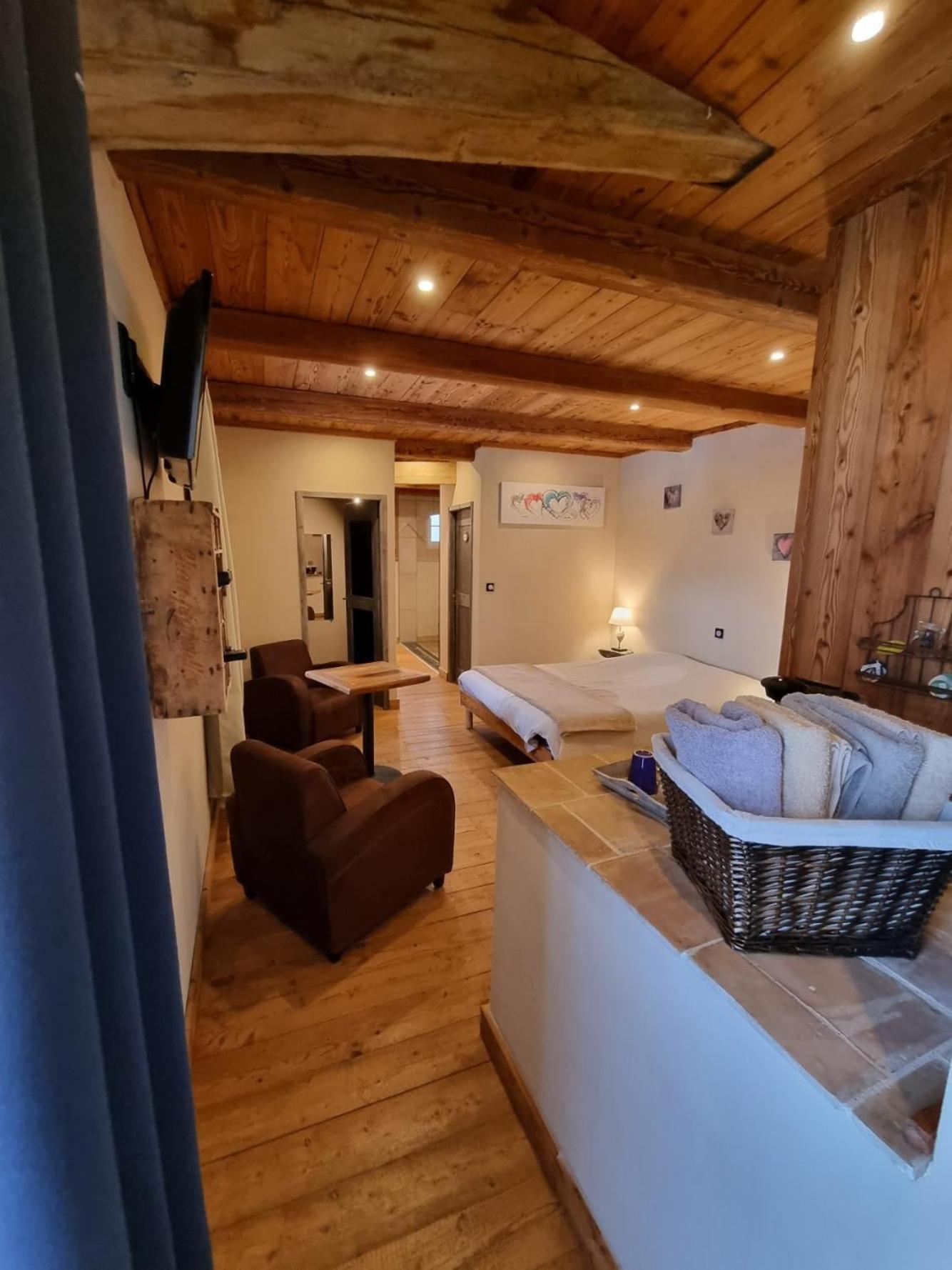 Chambres D'Hotes Le St Maurice Truinas Esterno foto